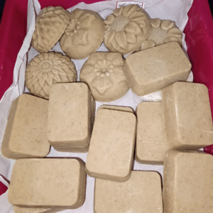 Nallagu Mavu (Glory Lily) soap